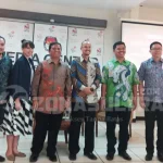 Dorong Akses Pemilu Bagi Penyandang Disabilitas, KPU RI Gelar Lomba Karya Jurnalistik lomba-karya-jurnalistik-ketua-kpu-juri-ardiantoro-batik-hijau-meresmikan-launching-lomba-karya-jurnalistik-pemilu-akses-2017-di-media-center-kpu