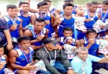 Dayung Sumbang Perak di Nomor Dragon Boat