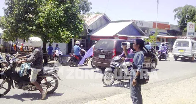 PBB-Tidak-Hadir-Umar-Bakry-Tunda-Pendaftaran-di-KPUD-Buton PBB-Tidak-Hadir-Umar-Bakry-Tunda-Pendaftaran-di-KPUD-Buton