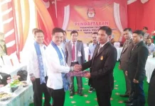 Resmi Mendaftar di KPU, ADP-Sul Koleksi 5 Partai pasangan-adriatma-dwi-putra-dan-sulkarnain-saat-mendaftar-di-sekretariat-kpu-kendari-sebagai-calon-walikota-dan-calon-wakil-walikota-kendari