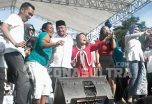 Derik Ingatkan Birokrasi Kelurahan Tidak Berbuat Curang, Suri Minta Dukungan Kaum Hawa pencalonan-walikota-suasana-deklarasi-pencalonan-walikota-muhamad-zayat-kaimuddin-derik-dan-suri-syahriah-mahmud-di-pelataran-eks-mtq-kendari