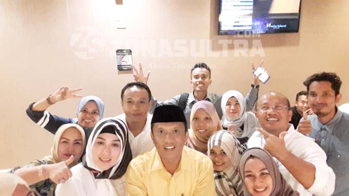 selfie-bersama-calon-kepala-daerah-bersama-sejumlah-awak-media-lokal-sulawesi-tenggara-sultra