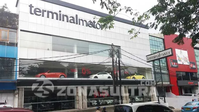 Showroom Terminal motor jakarta (Kasus korupsi gubernur)
