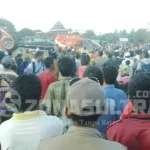 Temani Anak Daftar Pilbup, Ridwan Bae Pakai Heli ke KPU Mubar temani-anak-daftar-pilbup-ridwan-bae-pakai-heli-ke-kpu-mubar