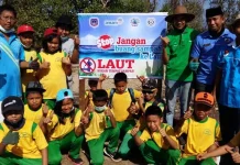 SDS 1 Antam Pomalaa dan TNI Bersih-bersih Pantai dan Tanam Pohon SDS 1 Antam Pomalaa dan TNI Bersih-bersih Pantai dan Tanam Pohon