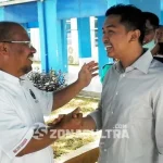 ADP dan Derik Kaimoeddin Saling Rangkul di RSUD Bahteramas, Ini Sapaan ‘Mesranya’ ADP dan Derik Kaimoeddin Saling Rangkul di RSUD Bahteramas, Ini Sapaan 'Mesranya'