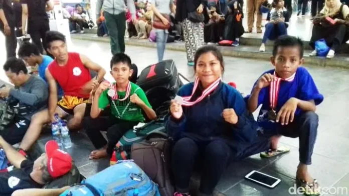 atlet_terlantar Sempat Terlantar, Kini 13 Atlet PON Sulteng Sudah Bisa Pulang Berkat Bantuan Anggota Dewan