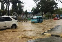 Hujan Kurang Sejam, Sejumlah Lokasi di Kendari Banjir Hujan Kurang Sejam, Sejumlah Lokasi di Kendari Banjir