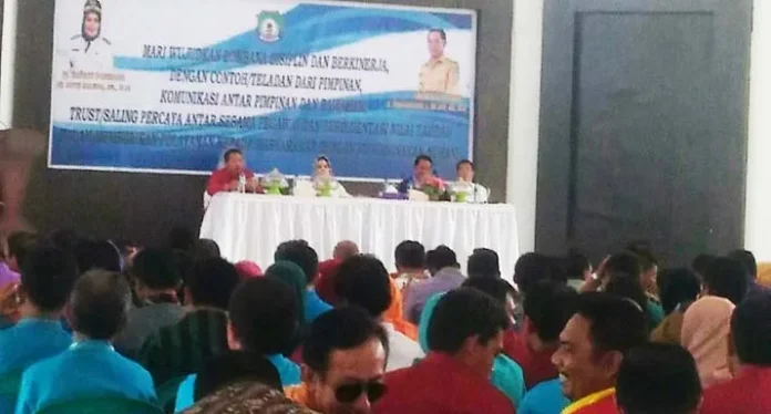 Kerap Didemo, Bupati Bombana 'Marahi' Aparaturnya