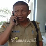 Serapan Sektor PBB Buton Nihil, Ini Penyebabnya Nampak Kepala Dinas Pendapatan (Dispenda) Kabupaten Buton Drs Awaluddin, saat ditemui di depan kantor Bupati Buton. (Nanang/Zonasultra.com).