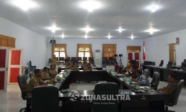 dprd Komisi III Dprd saat gelar RDP bersama Dinas Kesehatan (Dinkes) dan Rumah Sakit Umum Daerah (RSUD) Kabupaten Konawe Kepulauan (Konkep) diruang sidang dewan (20/09/2016) dilangara.(Arjab Karim/ZONASULTRA.COM)