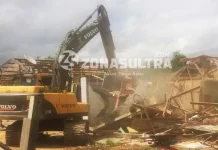 Eksekusi Lahan di Jalan Kolonel Abdul Hamid Diwarnai Isak Tangis Eksekusi Lahan di Jalan Kolonel Abdul Hamid Diwarnai Isak Tangis