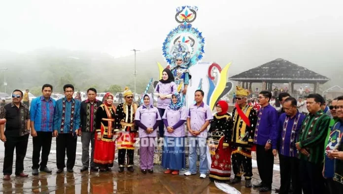 Hujan Deras dan Awan Tebal Mewarnai Festival Seni dan Budaya di Kabaena