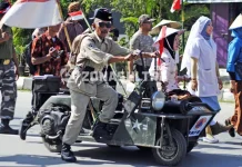 FOTO : “Karnaval Juang 45” di Kota Kendari Dalam Rangka Memeriahkan HUT RI Yang Ke-71 "Karnaval Juang 45" di Kota Kendari Dalam Rangka Memeriahkan HUT RI Yang Ke-71