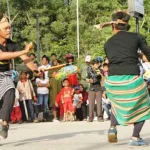 Massa Pendukung RAHMAT Tampilkan Silat Muna di KPU Mubar ilustrasi-silat-muna