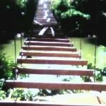 Hubungkan Dua Desa, Pemda Konut Bangun Jembatan Gantung JEMBATAN GANTUNG - Proses pembangunan jembatan gantung yang menghubungkan Desa Padalere dan unit pemukiman transmigrasi (UPT) Padalere Kecamatan Wiwirano, Konawe Utara, Sulawesi Tenggara (Sultra), Selasa (20/9/2016).MURTAIDIN/ZONASULT RA.COM