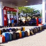 Parah, Puluhan Jerigen Antri BBM di SPBU Motaha ilustrasi jerigen spbu