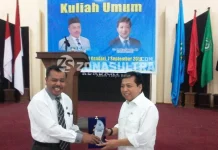 Usai Berikan Kuliah Umum di IAIN, Setya Novanto Langsung Disambut Demo Mahasiswa Usai Berikan Kuliah Umum di IAIN, Setya Novanto Langsung Disambut Demo Mahasiswa