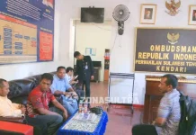 Dua Tahun Delapan Bulan Terpilih Tapi Belum Dilantik, Kades di Butur Lapor Ombudsman Suasana usai pemeriksaan anggota Badan Pemberdayaan Masyarakat (BPD) Desa Waode Buri Kecamatan Kulisusu Utara Buton Utara (Butur) oleh Ombudsman RI perwakilan Sultra Kendari Jumat (9/9/3016). (Darmawan/ZONASULTRA.COM)