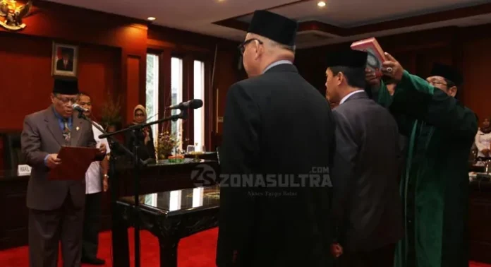 Wagub Sultra Lantik 4 Pejabat Eselon II, Kepala BKP Rangkap Jabatan