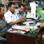 Hindari Calo, Samsat Konsel Lakukan Pelayanan STNK Hingga ke Rumah Warga Hindari Calo, Samsat Konsel Lakukan Pelayanan STNK Hingga ke Rumah Warga