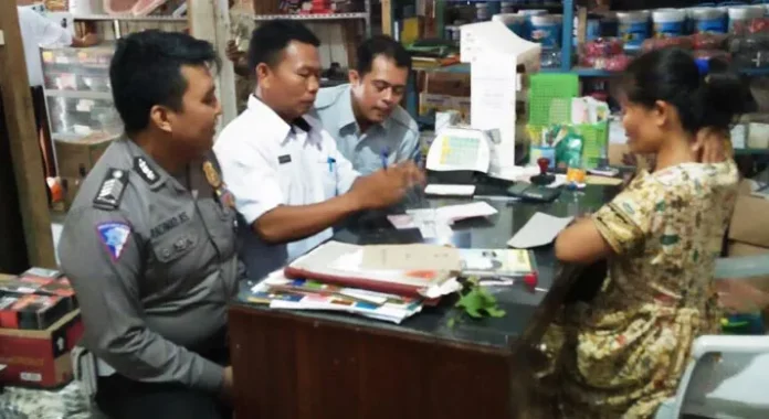 Hindari Calo, Samsat Konsel Lakukan Pelayanan STNK Hingga ke Rumah Warga