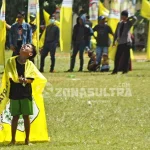 FOTO : Kegiatan Salah Satu Partai Politik Yang Melibatkan Masyarakat FOTO : Kegiatan Salah Satu Partai Politik Yang Melibatkan Masyarakat