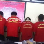 Polisi Tangkap Empat Pelaku Pencurian dengan Modus Ban Kempis Polisi Tangkap Empat Pelaku Pencurian dengan Modus Ban Kempis