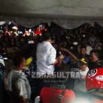 Pendaftaran Paslon Hamin-Farid Diwarnai Kericuhan Antar Pendukung dan Kepolisian Pendaftaran Paslon Hamin-Farid Diwarnai Kericuhan Antar Pendukung dan Kepolisian