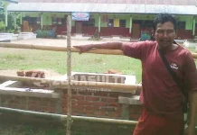 Sekolah Disegel, Ratusan Murid SDN 1 Andowia Konawe Utara Terpaksa Tidak Sekolah Sekolah Disegel, Ratusan Murid SDN 1 Andowia Konawe Utara Terpaksa Tidak Sekolah