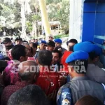 Puluhan Tamu Undangan Adu Mulut Dengan Aparat Keamanan Puluhan Tamu Undangan Adu Mulut Dengan Aparat Keamanan