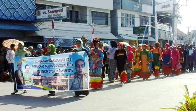 128-kontingen-meriahkan-karnaval-budaya-di-baubau2 128-kontingen-meriahkan-karnaval-budaya-di-baubau2