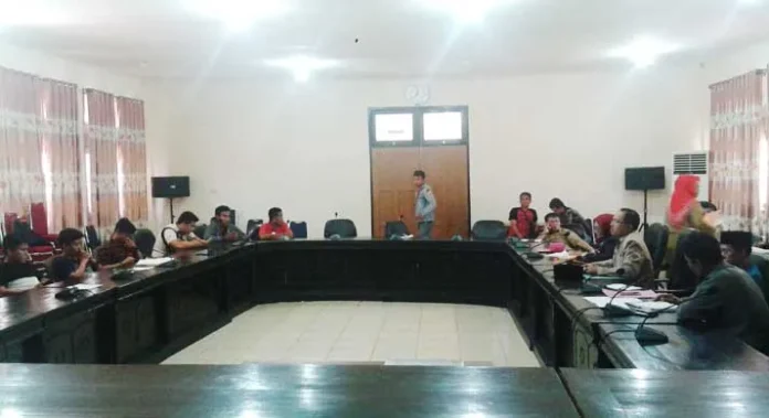 diduga-ilegal-masyarakat-konut-tuntut-aktifitas-pt-saj-di-hentikan