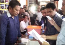 Dokumen Syarat Pendaftaran Hamin – Farid Bachmid Batal Dikembalikan, Ini Penyebabnya Ketua KPUD Kabupaten Buton, Alimudin Sikuru