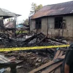 Dua Rumah di Keledupa Hangus Terbakar Rumah milik La Ove pasca kebakaran. Foto: Saputra/kabarbuton.com