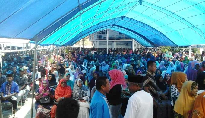 relawan-pemenangan-rajiun-la-mani-dihadiri-7000-orang relawan-pemenangan-rajiun-la-mani-dihadiri-7000-orang