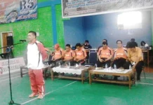 Wakil Rektor Buka Kejuaraan Badminton Turnament UHO Open III 2016 wakil-rektor-buka-kejuaraan-badminton-turnament-uho-open-iii-2016