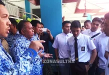 Uang Saku 10 Bulan Tak Dibayarkan, Siswa SKO Demo Kadis Dikbud Sultra Uang Saku 10 Bulan Tak Dibayarkan, Siswa SKO Demo Kadis Dibud Sultra