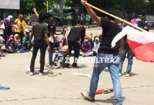 Peringati Sumpah Pemuda, Mahasiswa di Kendari Desak Warga Asing Wajib Gunakan Bahasa Indonesia Peringati Sumpah Pemuda, Mahasiswa di Kendari Desak Warga Asing Wajib Gunakan Bahasa Indonesia