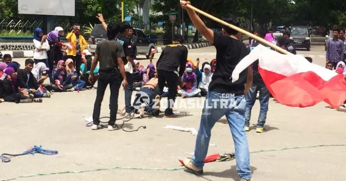 Peringati Sumpah Pemuda, Mahasiswa di Kendari Desak Warga Asing Wajib Gunakan Bahasa Indonesia