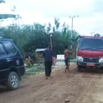 Warga Desa Loka Hentikan Aktifitas Truk Milik PU Koltim Warga Desa Loka Hentikan Aktifitas Truk Milik PU Koltim