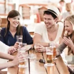 7 Karakter Ini Harus Kamu Miliki, Karena Banyak Orang yang Bakal Menyukai ilustrasi-kebersamaan