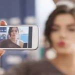 Wah, Suka Selfie Ternyata Menandakan Seseorang yang Kesepian Wah, Suka Selfie Ternyata Menandakan Seseorang yang Kesepian