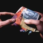 Bendahara Proyek USB Sebut Jaksa Minta Uang Rp 10 Juta ilustrasi-uang