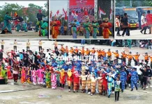 Pertunjukkan Kesenian Daerah Warnai Peringatan HUT TNI di Sultra Pertunjukkan Kesenian Daerah Warnai Peringatan HUT TNI di Sultra