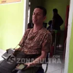 Panwaslu Buton Rekomendasikan KPUD Buka Kembali Satu Jam Pendaftaran Paslon Hamin-Farid Nampak Ketua Panitia Pengawas Pemilu (Panwaslu) Kabupaten Buton La Saluru, saat ditemui ruang kerjanya. (Nanang/Zonasultra.com)