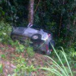 Hindari Motor, Ketua KPU Bombana Masuk Jurang Hindari Motor, Ketua KPU Bombana Masuk Jurang