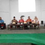Kurangi Konsumsi Beras, UHO Kendari Gelar Talk Show Talk Show : Universitas Halus Oleh (UHO) Mengadakan Talk Show Go Pangan Lokal yang dihadiri oleh Wakil Walikota Kendari Dr. H. Mussadar Mapasomba, SP, MP (Kopiah Hitam), Dekan Fakultas Teknologi dan Industri Pertanian (FTIP) Prof La Karimuna, Sekretaris Badan Ketahanan Pangan Provinsi Sulawesi Tenggara (Sultra) Ir. I Made Guyasa, MP, Wakil Dekan I Dr. Hj. Sri Wahyuni, M.Si dan Ketua Jurusan FTIP Nur Asyik, SP., M.Si bertempat di Aula Auditorium UHO Kota Kendari, Minggu (30/10/2016). (KASMAN/ZONASULTRA.COM)