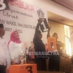 3 Paslon Walikota Kendari Resmi Pegang Nomor Urut 3 Paslon Walikota Kendari Resmi Pegang Nomor Urut