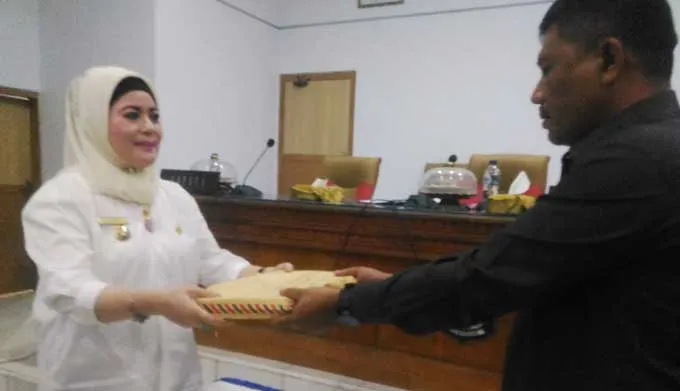 penyerahan-rancangan-apbdp-bombana penyerahan-rancangan-apbdp-bombana